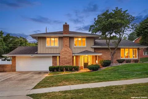7900 College Dr, Windsor Heights, IA 50324