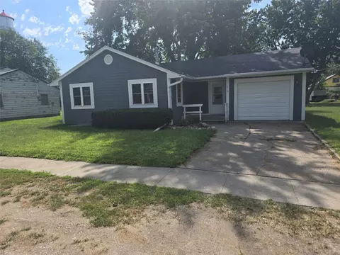 610 Walnut St, Minburn, IA 50167