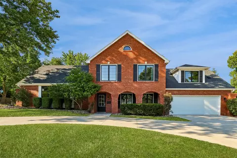 3805 Brentwood Dr, Des Moines, IA 50312