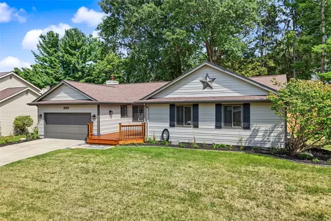 1007 Woodland Park Dr, West Des Moines, IA 50266