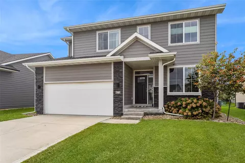 670 SE Booth Ave, Waukee, IA 50263