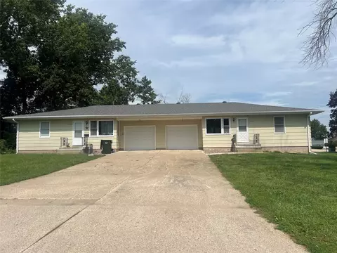 2410-2412 Evelyn St, Perry, IA 50220
