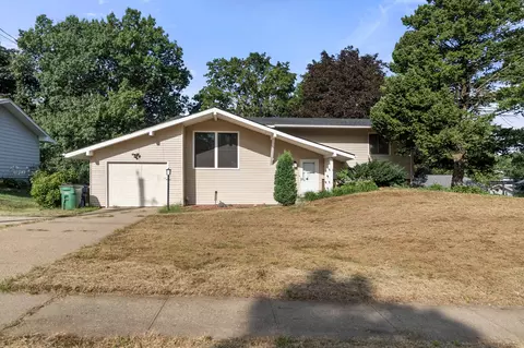 3114 92nd St, Urbandale, IA 50322