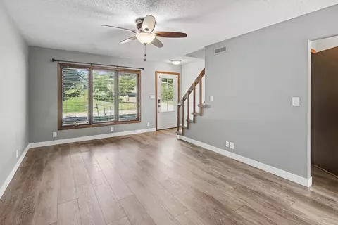 1232 Boone St, Pella, IA 50219