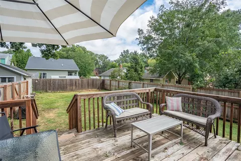 Exterior - 2207 40th St, Des Moines, IA 50310 photo 5 of 7