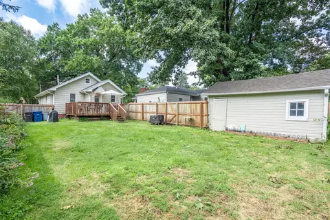 Exterior - 2207 40th St, Des Moines, IA 50310 photo 7 of 7