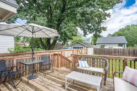 Exterior - 2207 40th St, Des Moines, IA 50310 photo 6 of 7