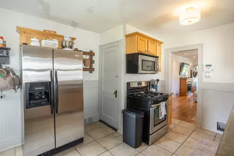 Kitchen - 2207 40th St, Des Moines, IA 50310 photo 3 of 3