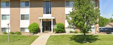 4212 62nd St #1, Urbandale, IA 50322