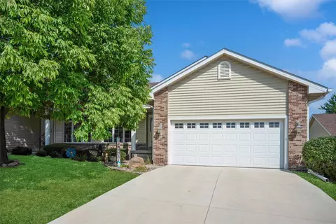 604 Trail Ridge Rd, Indianola, IA 50125