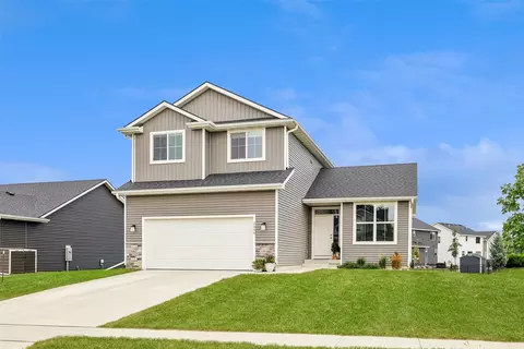 2590 SE Integra Ave, West Des Moines, IA 50265