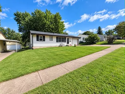 3841 E 39th Ct, Des Moines, IA 50317