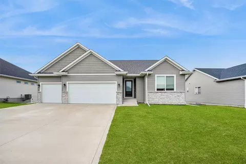 1712 NW Sunset Ln, Grimes, IA 50111