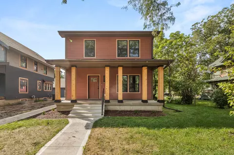 2934 Cottage Grove Ave, Des Moines, IA 50311