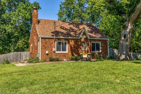 3502 Garfield Ave, Des Moines, IA 50317