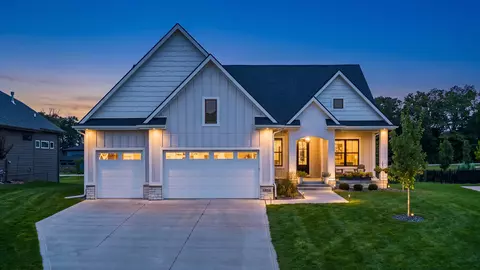 1016 W Aspen Ridge Cir, Polk City, IA 50226