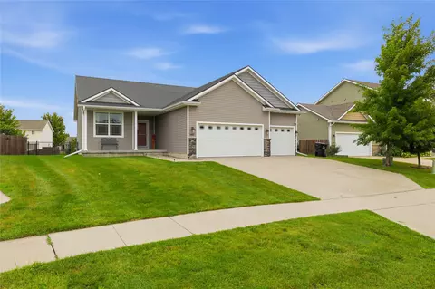 4805 NE Innsbruck Dr, Ankeny, IA 50021