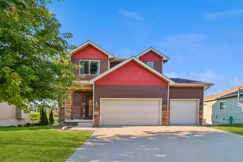 1014 NW Reinhart Dr, Ankeny, IA 50023