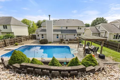 2421 Park Dr, West Des Moines, IA 50265