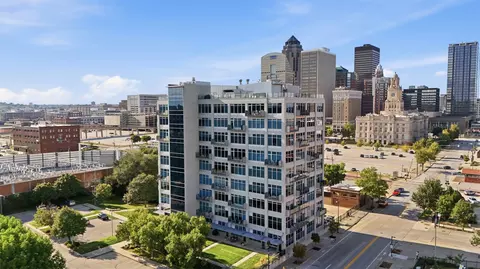120 SW 5th St #704, Des Moines, IA 50309