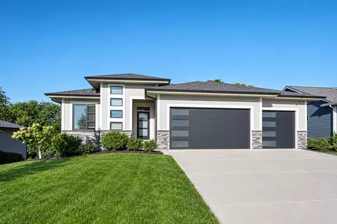 2212 NE Little Beaver Dr, Grimes, IA 50111