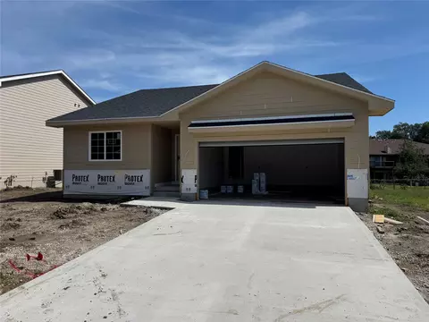4447 SW 23rd St, Des Moines, IA 50321
