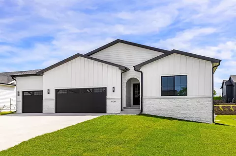 4737 144th St, Urbandale, IA 50323