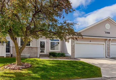 7316 SE 23rd St #2, Des Moines, IA 50320