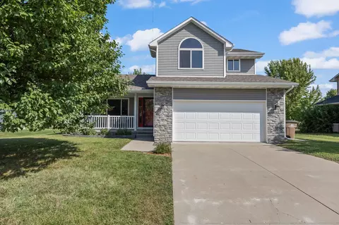 621 27th St SE, Altoona, IA 50009