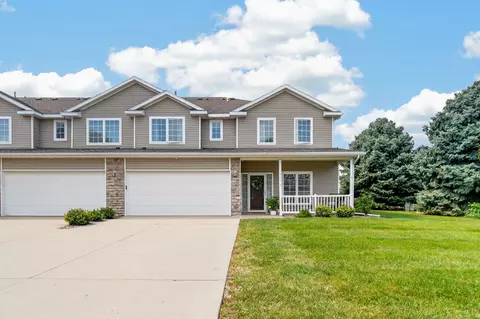 10627 Hickory Dr #3, Urbandale, IA 50322