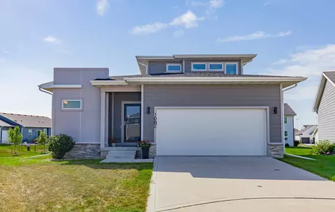 1002 NE 14th St, Grimes, IA 50111