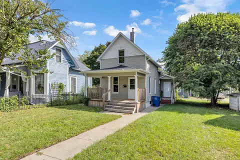 1113 27th St, Des Moines, IA 50311