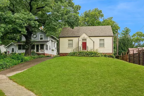 2612 40th St, Des Moines, IA 50310