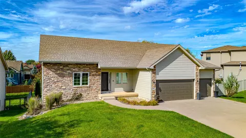 4486 NW 165th St, Clive, IA 50325