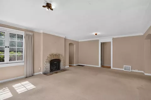 Living - 428 Pearson Ave, Ames, IA 50014 photo 3 of 6