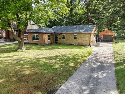 2203 35th St, Des Moines, IA 50310