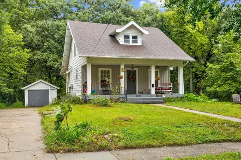 1231 39th St, Des Moines, IA 50311