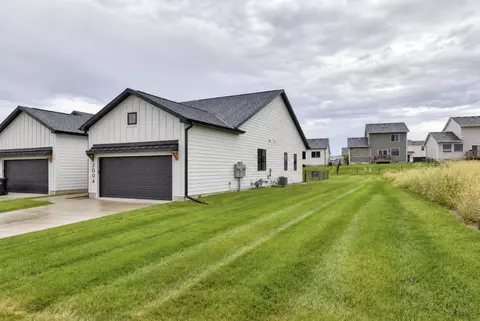Exterior - 2004 Ammann Dr, Adel, IA 50003 photo 4 of 5