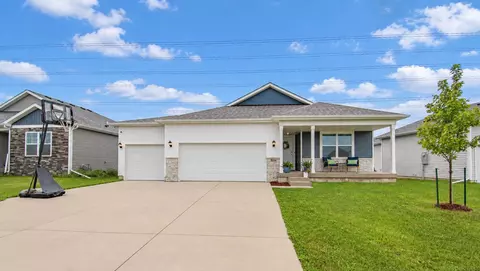 15206 Ironwood Ln, Grimes, IA 50111