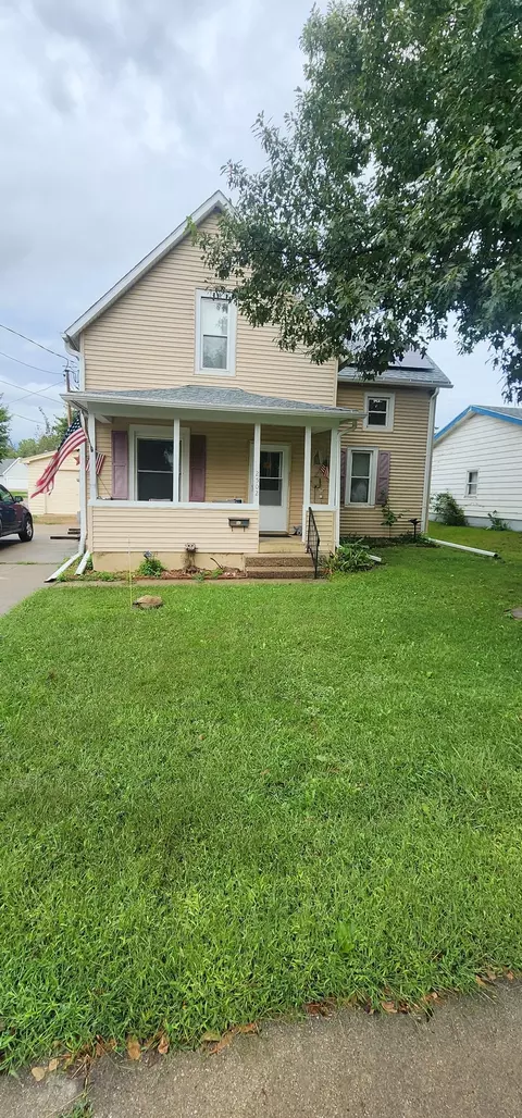 2502 Mckinley St, Perry, IA 50220