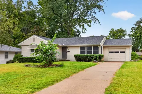 804 29th St, West Des Moines, IA 50265