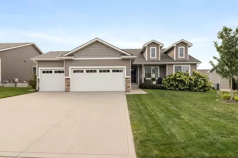 904 NW Seasons Dr, Ankeny, IA 50023
