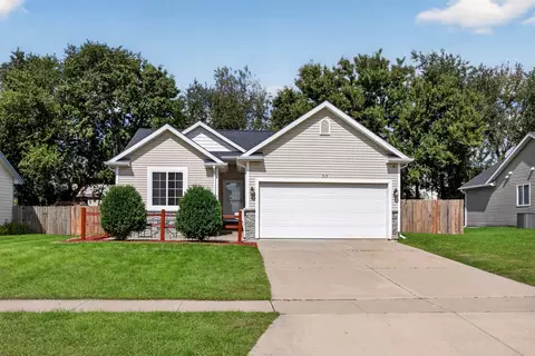 313 4th St NW, Altoona, IA 50009