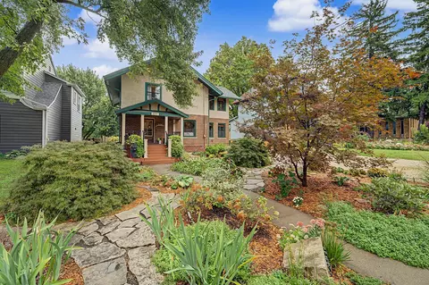 3211 Cottage Grove Ave, Des Moines, IA 50311