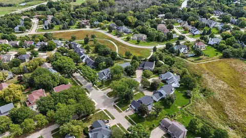 8111 Wellington Blvd, Johnston, IA 50131