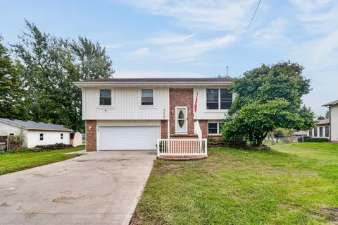 303 2nd St NW, Bondurant, IA 50035