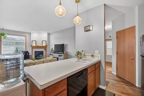 950 67th St #312, West Des Moines, IA 50266