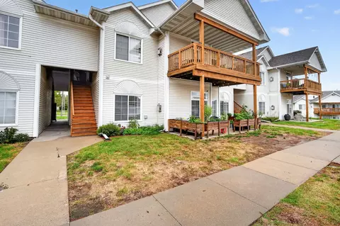 950 67th St #312, West Des Moines, IA 50266