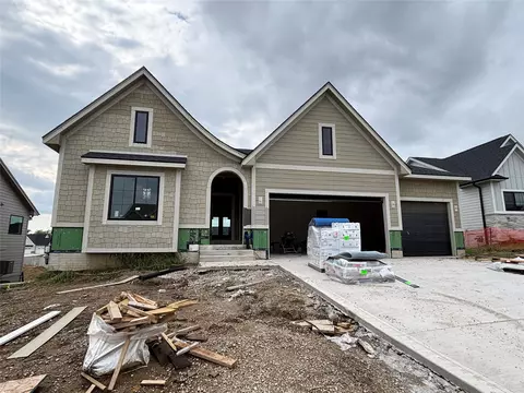 1387 S Lotus Pl, West Des Moines, IA 50266