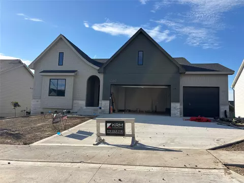 1387 S Lotus Pl, West Des Moines, IA 50266